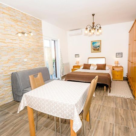 Guest House Ab Adria Home Rovinj Buitenkant foto