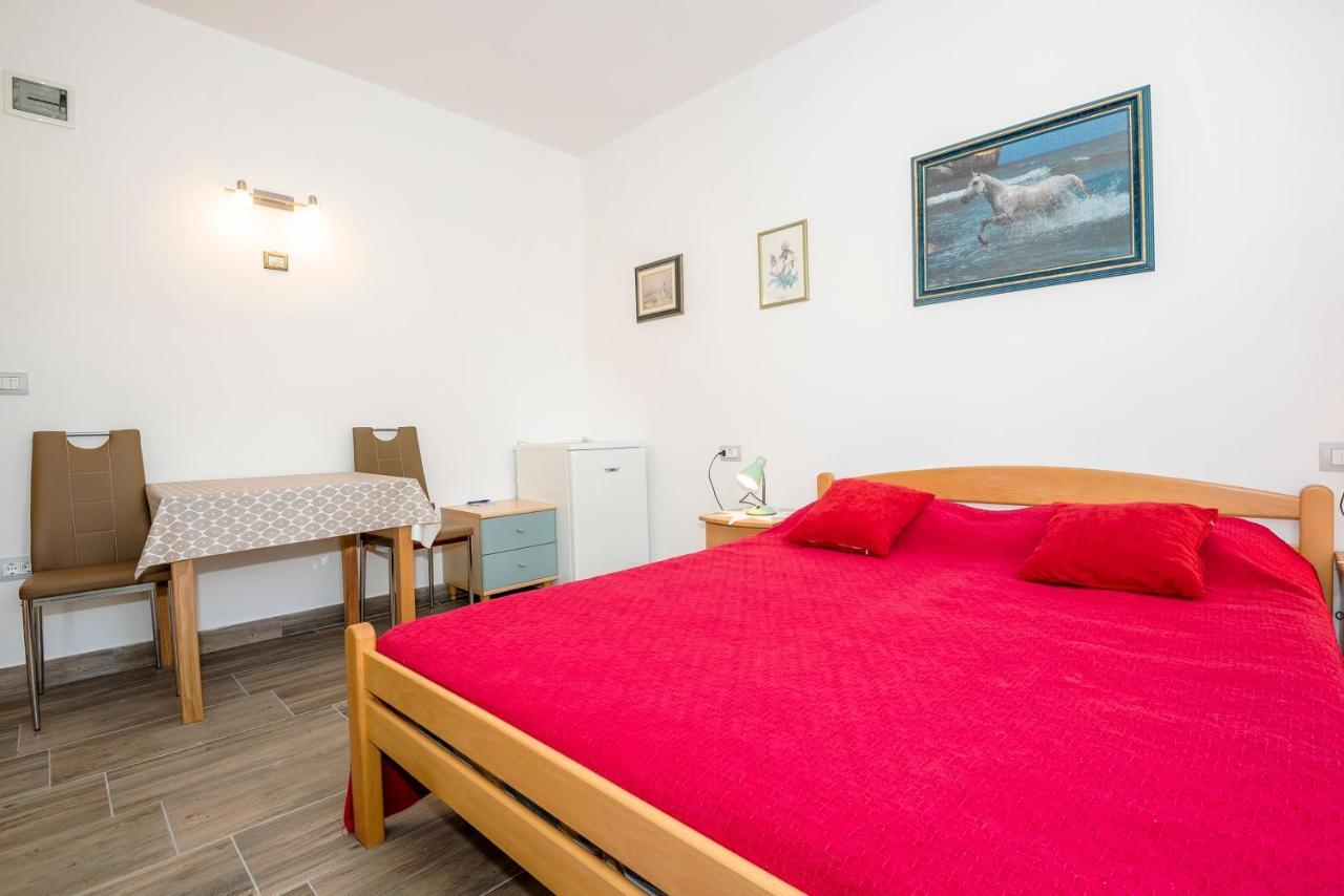 Guest House Ab Adria Home Rovinj Buitenkant foto