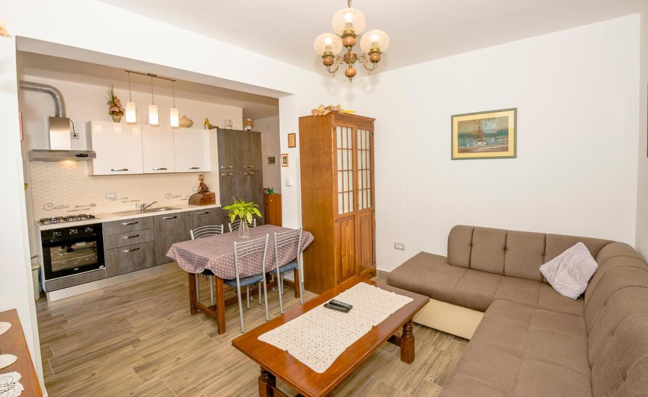 Guest House Ab Adria Home Rovinj Buitenkant foto